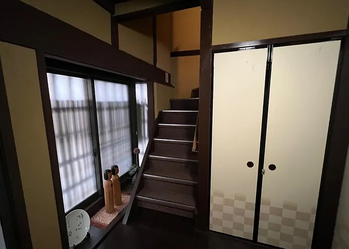 前新屋（まえにいや）