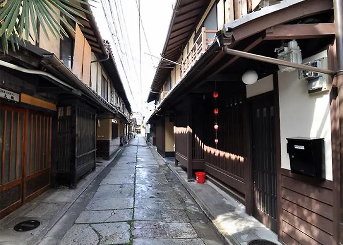 Maeniiya Machiya Inn